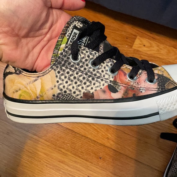 Women’s Converse- Limited Floral Comic Print - Picture 5 of 5